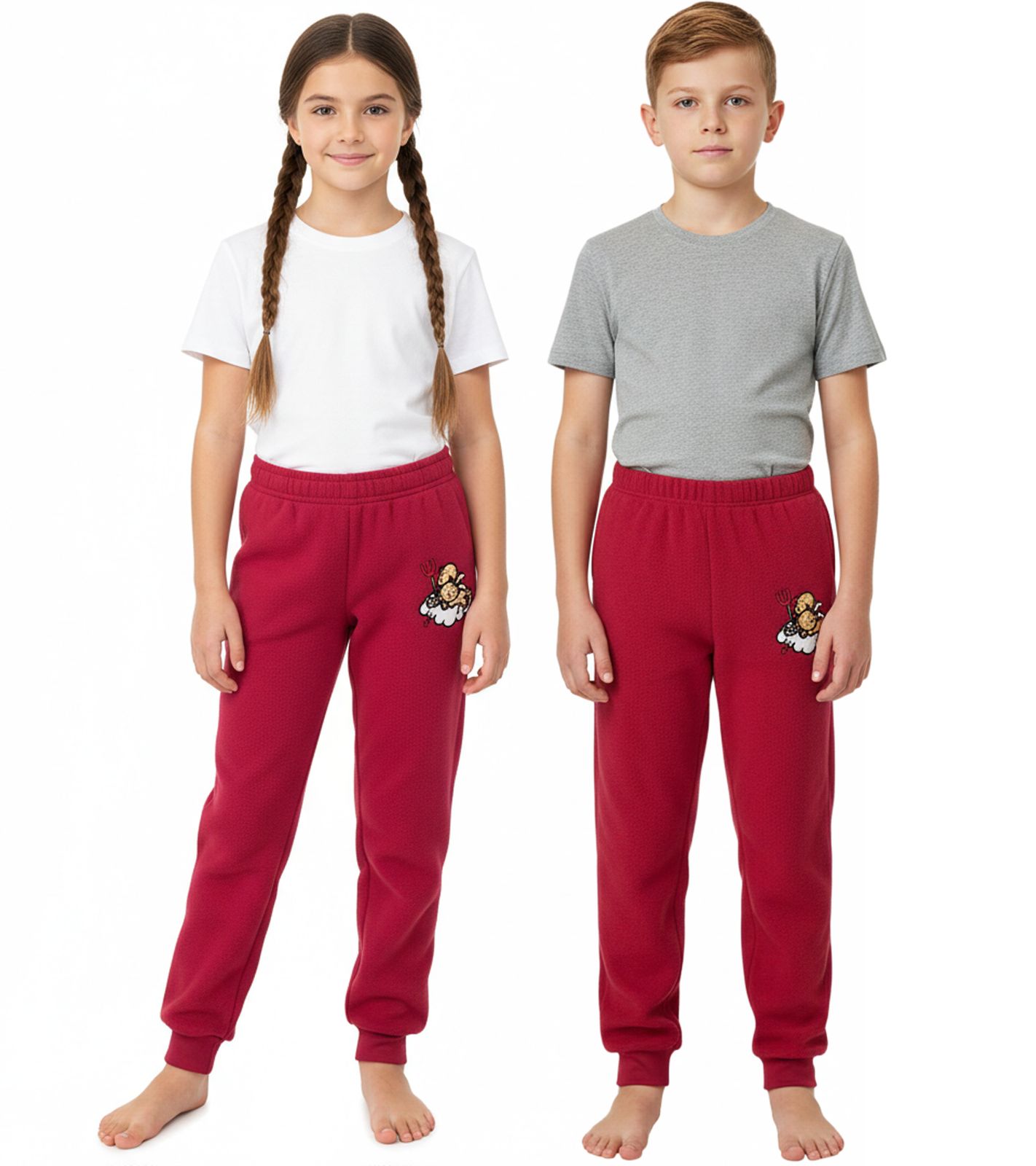 Gemütliche STEINBECK Kinder Kuschel-Hose für Jungen oder Mädchen aus Mikrofleece Jogginghose mit schöner Applikation Sweat-Hose Rot