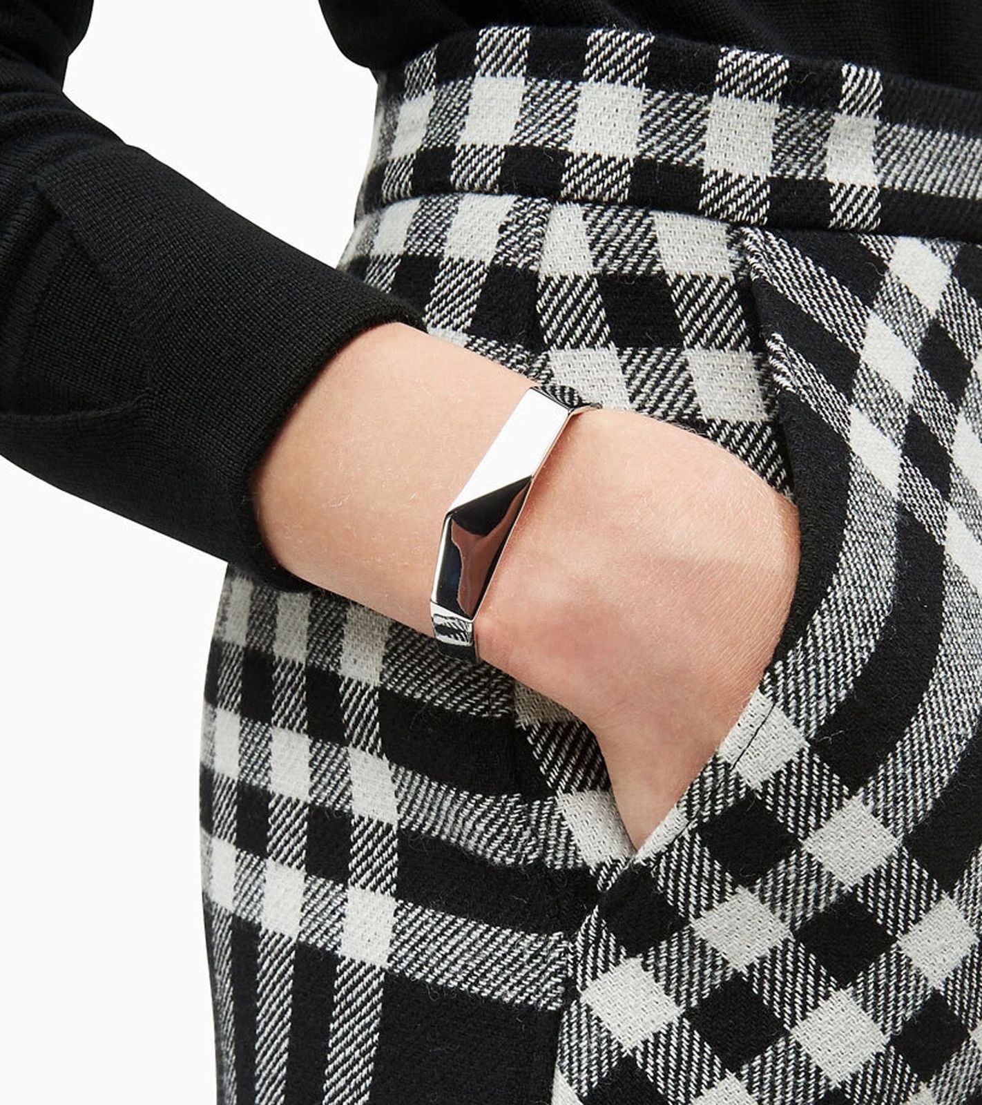 Markanter Calvin Klein Damen Armreif mit geometrischem Design Arm-Schmuck Größe XS KJATMF0001 Silber
