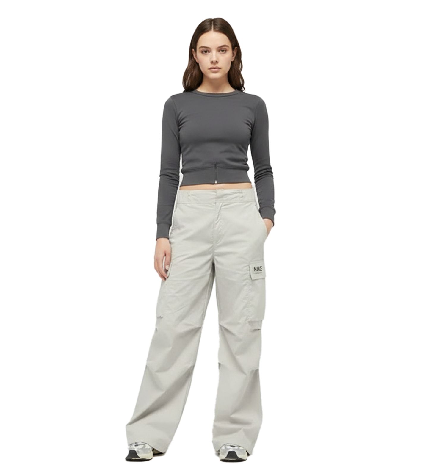 modische NIKE NSW Woven Damen Cargo-Hose Web-Hose mit aufgesetzten Taschen Baumwoll-Hose HM4322-014 Hellgrau