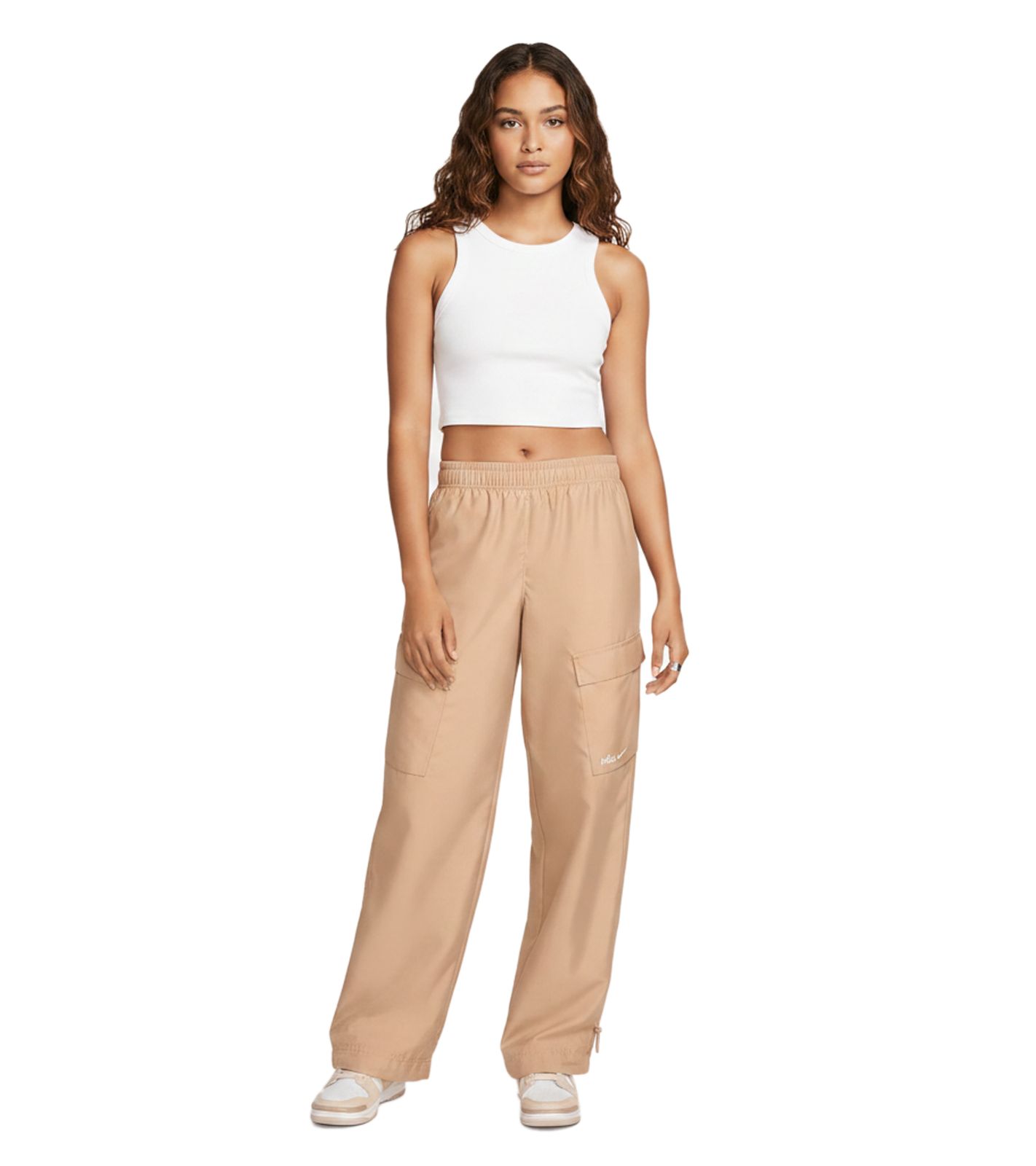 NIKE Trend Cargo Woven Damen Cargo-Hose mit elastischen Kordelzügen am Knöchel Freizeit-Hose HJ3982-200 Beige